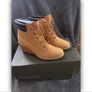 Beautiful Timberland 6-inch Amston Boots